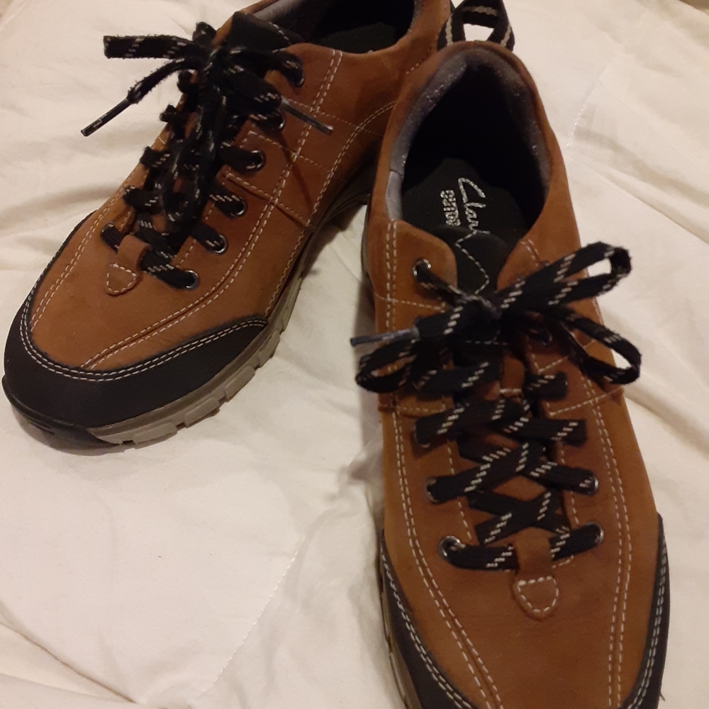 Size 8 Born Hikers, barely worn!